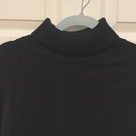Black turtleneck sweater - Picture 2 of 3